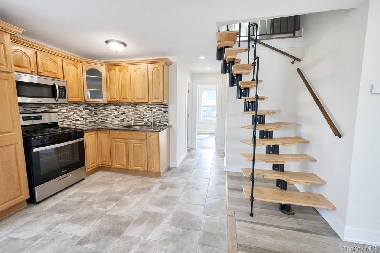 46 Dawson Ave #1 - Photo 5 of 12