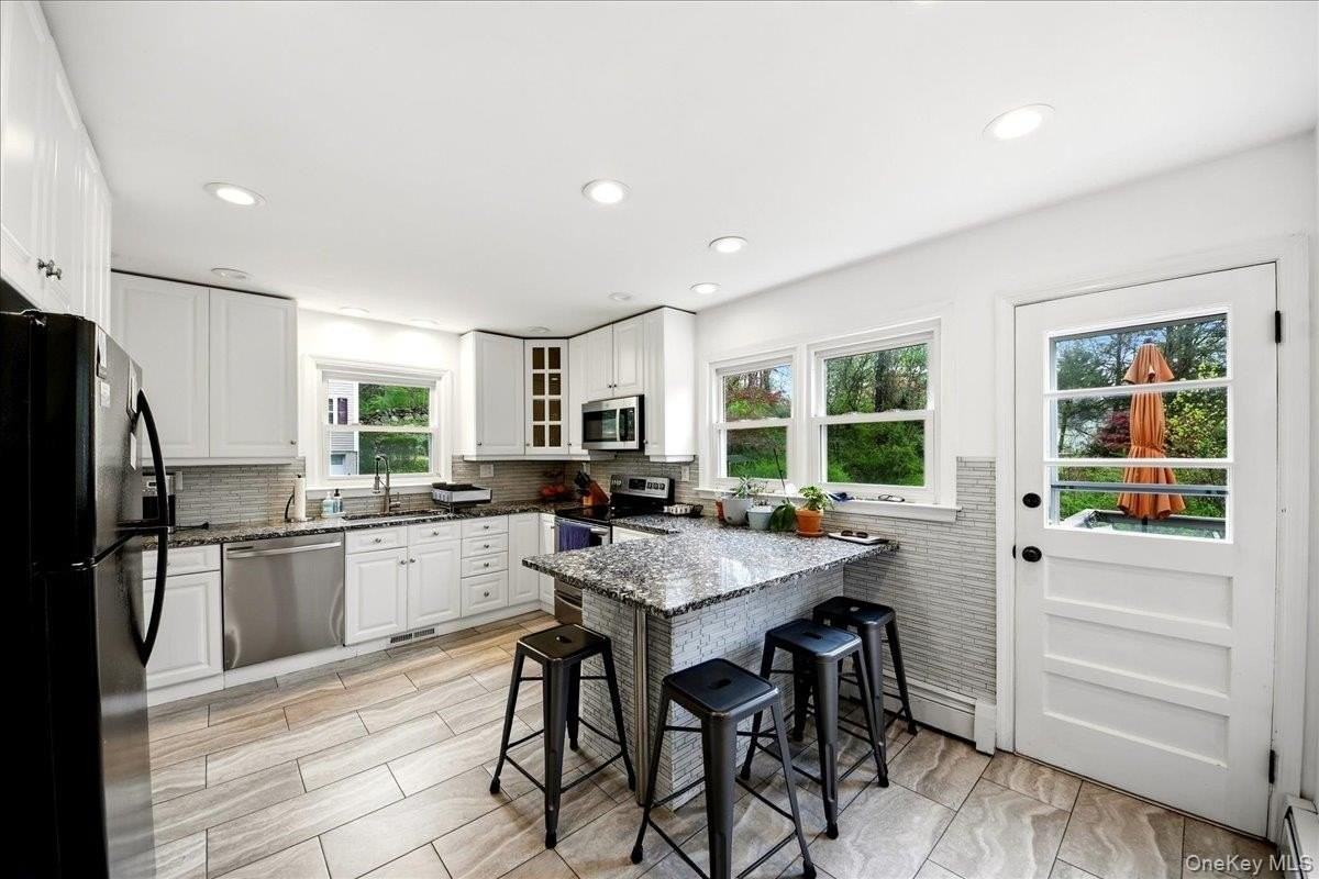 398 Cherry St - Photo 5 of 18