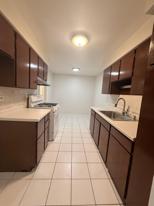 700 Mckinley Ave - Photo 2 of 10