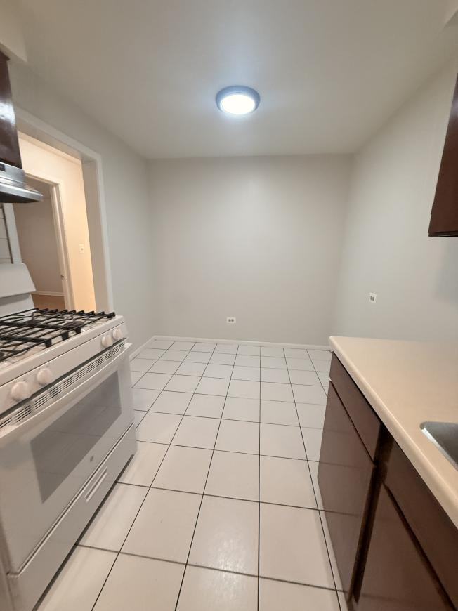 700 Mckinley Ave - Photo 3 of 10