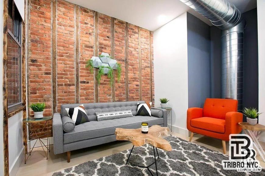 323 Stanhope St - Photo 3 of 5