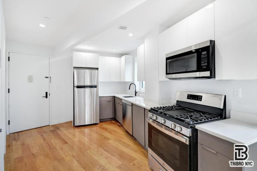 469 Convent Ave - Photo 6 of 10