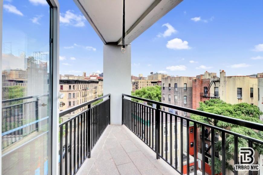 469 Convent Ave - Photo 7 of 10