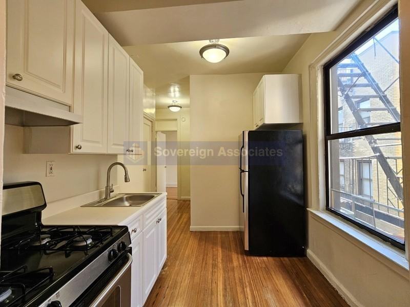 664 W 163rd St - Photo 4 of 10