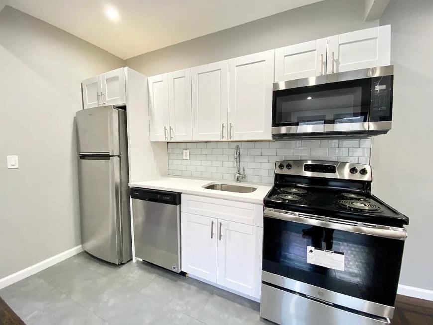 3520 Dekalb Ave - Photo 2 of 7