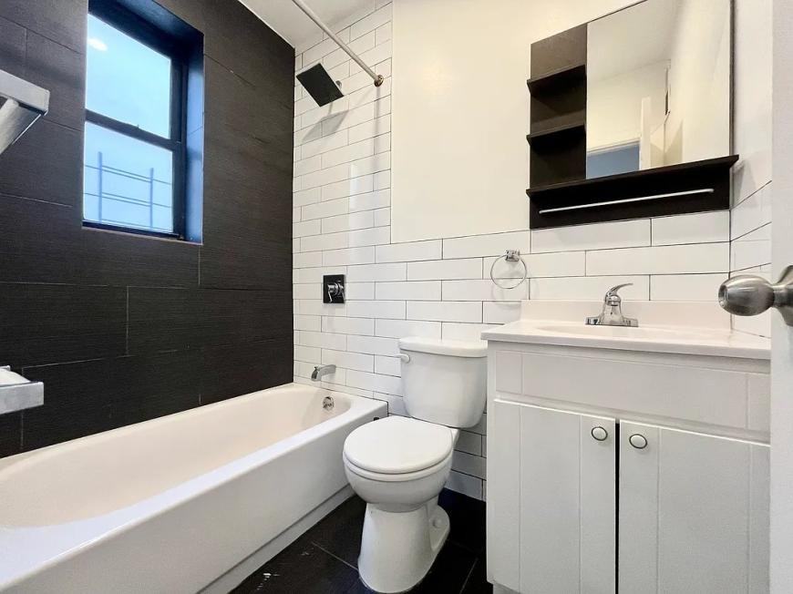 3520 Dekalb Ave - Photo 4 of 7