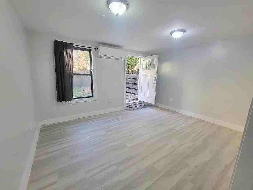 229 W 136th St - Photo 4 of 8