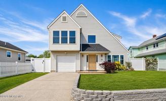 featured image of 29 Lohsen Ave