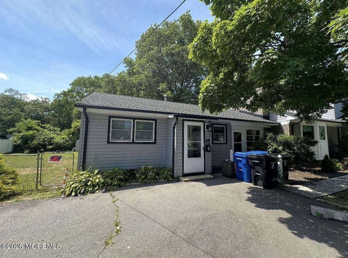 28 New Monmouth Rd #2 - Photo 2 of 18