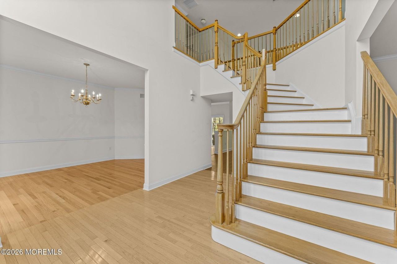 8 Connor Dr - Photo 5 of 44