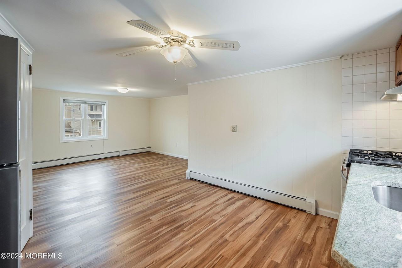 105 Coolidge Ave - Photo 3 of 12