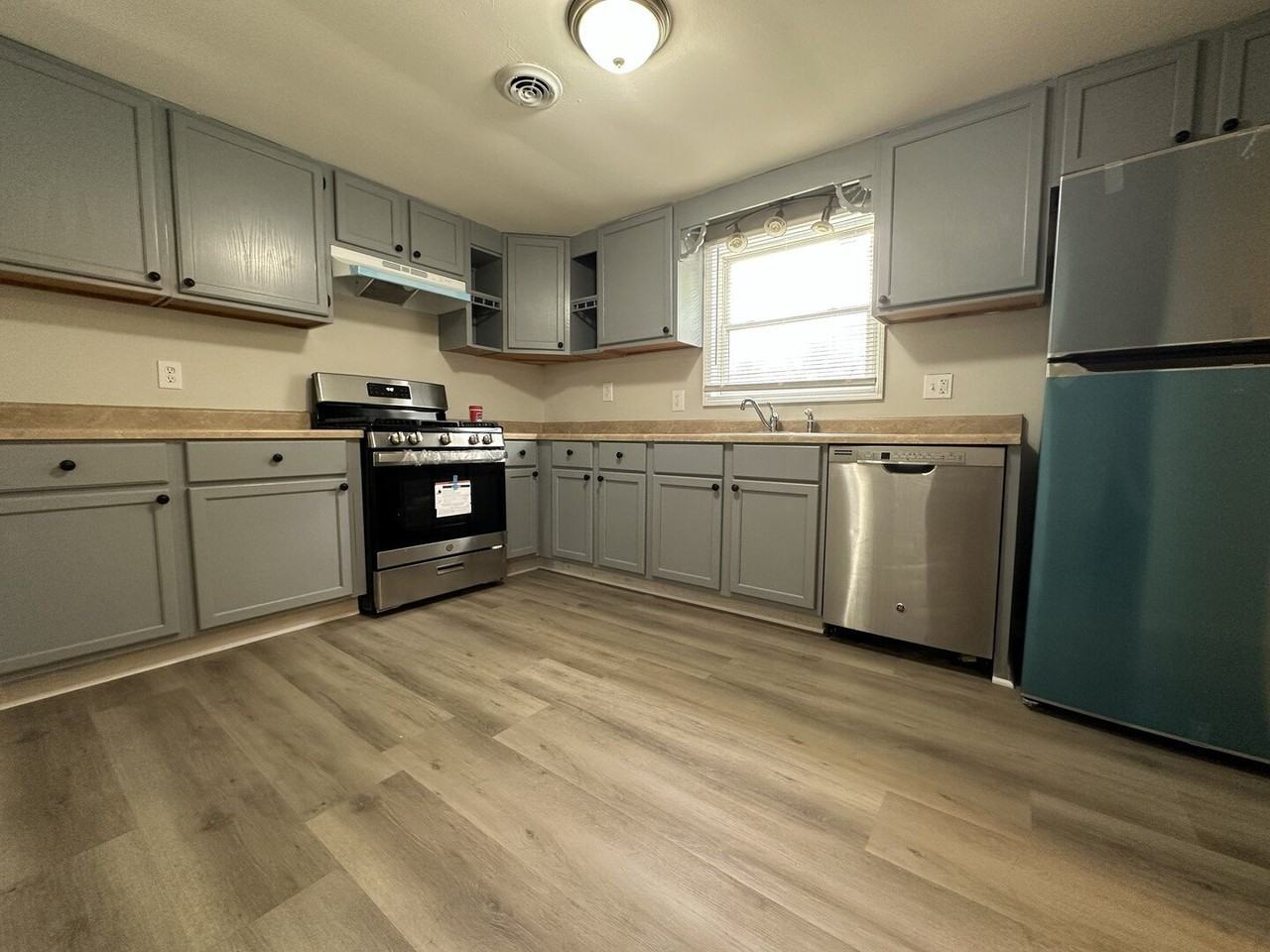 3543 William St - Photo 7 of 22