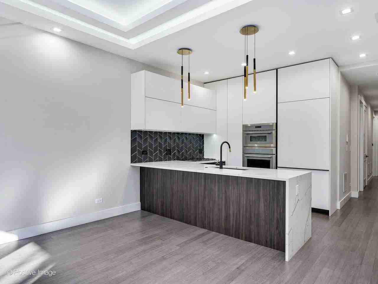 1446 W Chestnut St #2 - Photo 5 of 16