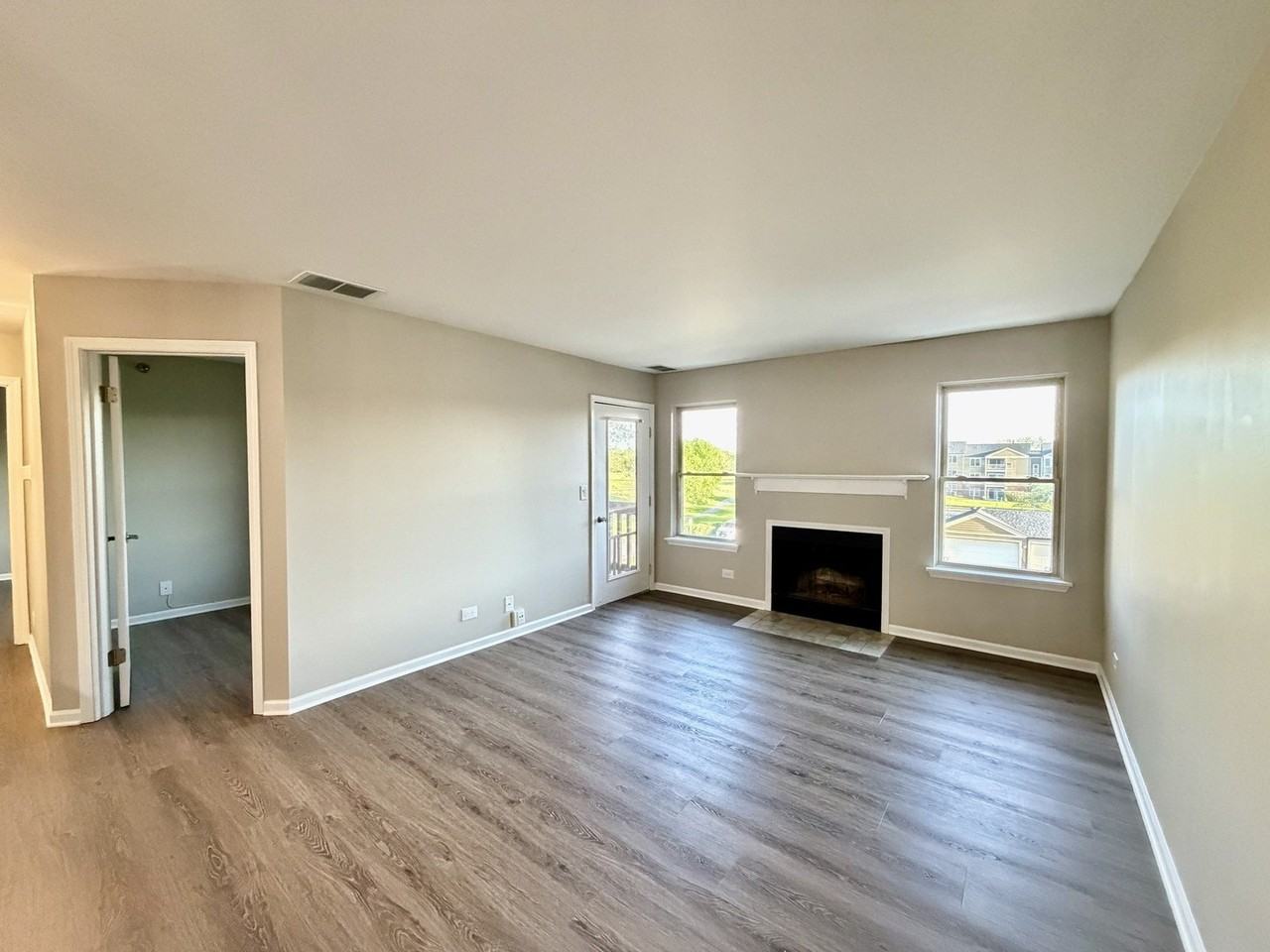 127 Glengarry Dr #307 - Photo 2 of 12