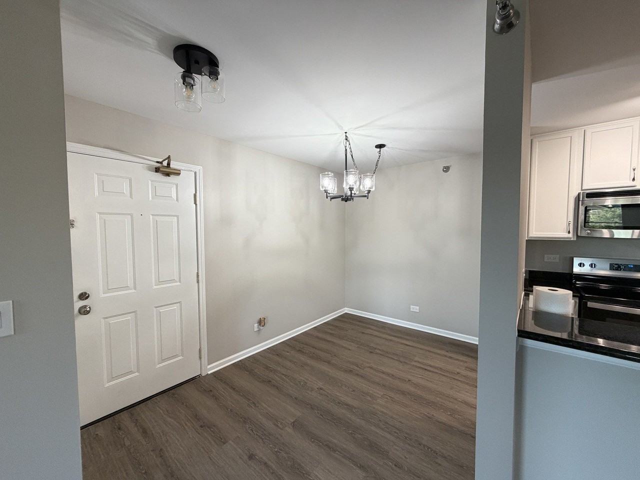 127 Glengarry Dr #307 - Photo 3 of 12