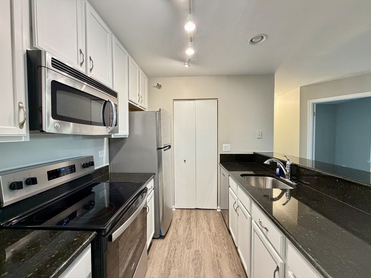 127 Glengarry Dr #307 - Photo 4 of 12