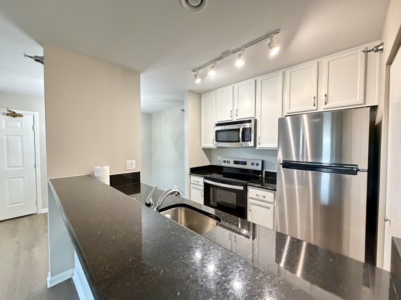 127 Glengarry Dr #307 - Photo 5 of 12