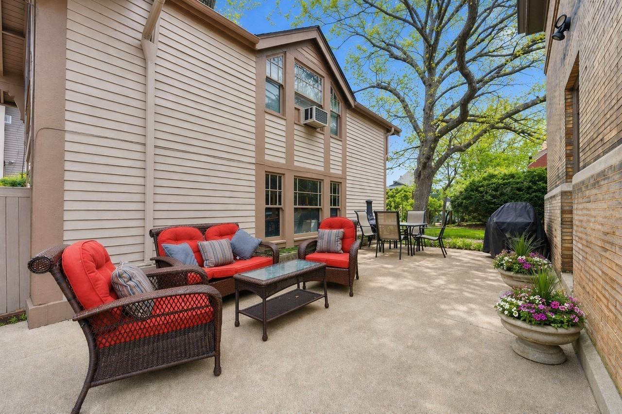 235 1/2 Greenwood St #CH - Photo 2 of 21