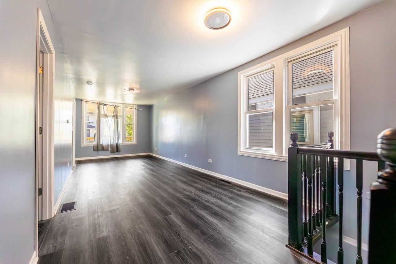 554 Douglas Ave - Photo 4 of 14