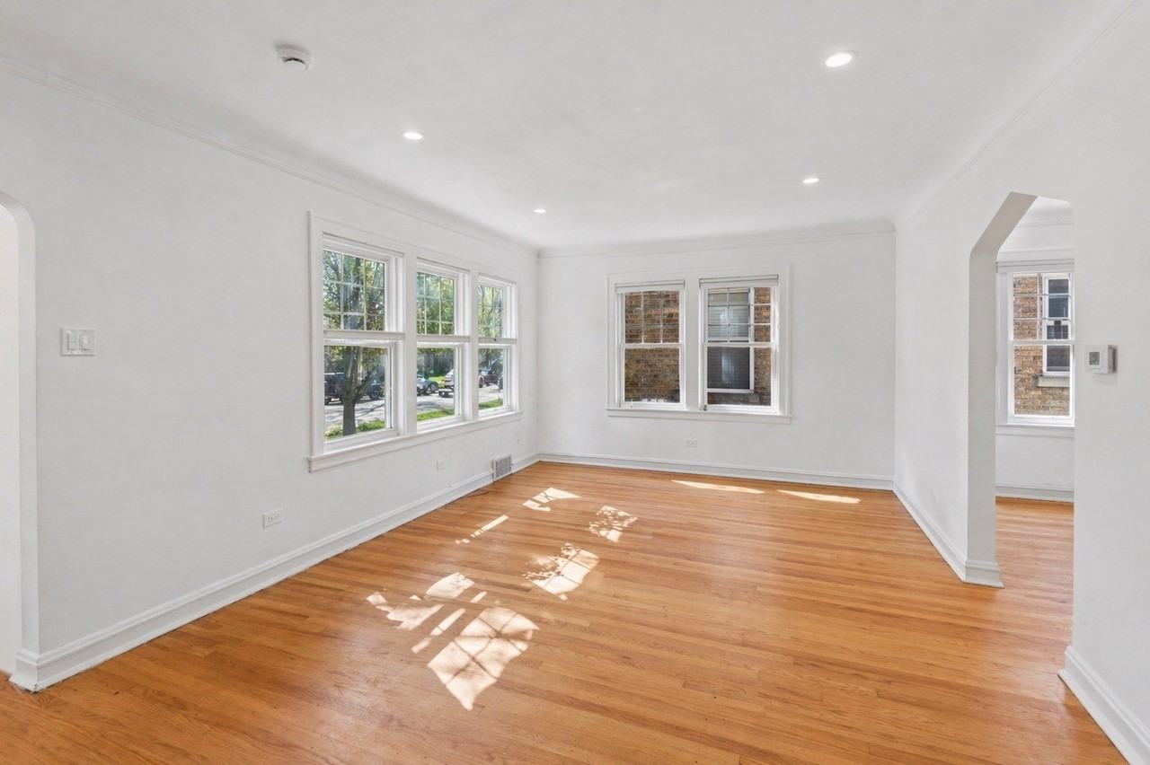 5266 N La Crosse Ave - Photo 3 of 19