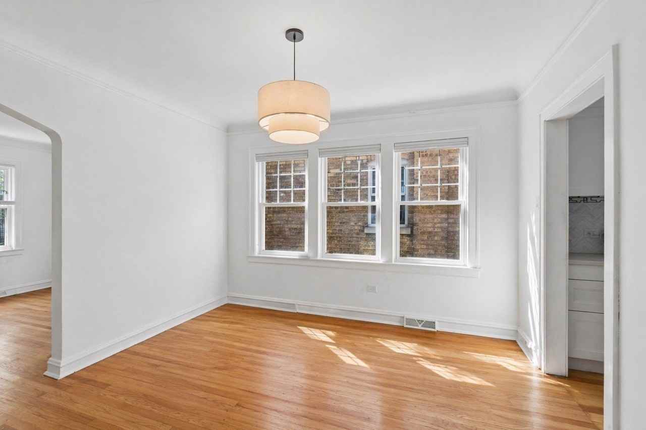 5266 N La Crosse Ave - Photo 4 of 19