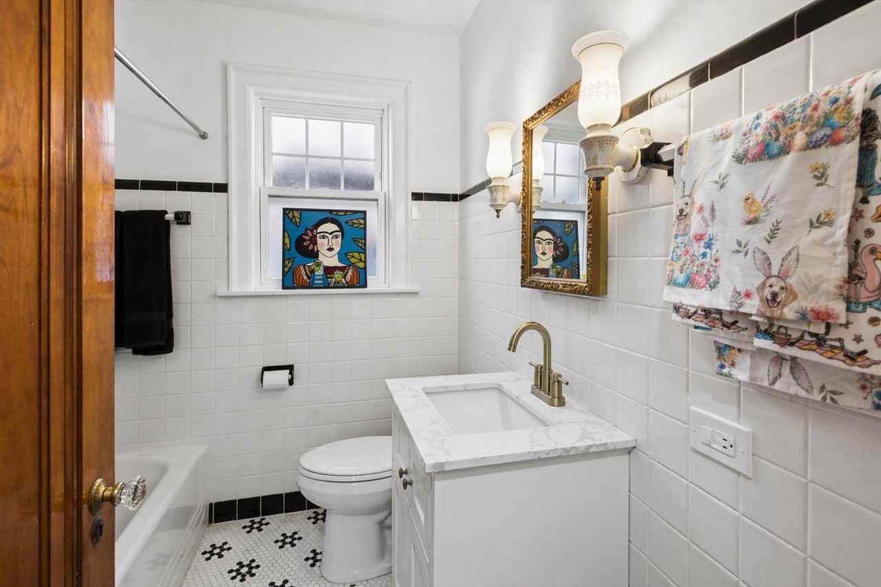 5266 N La Crosse Ave - Photo 7 of 19