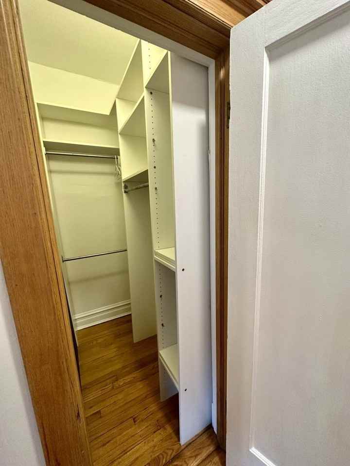 5719 N Kenmore Ave #3 - Photo 6 of 24
