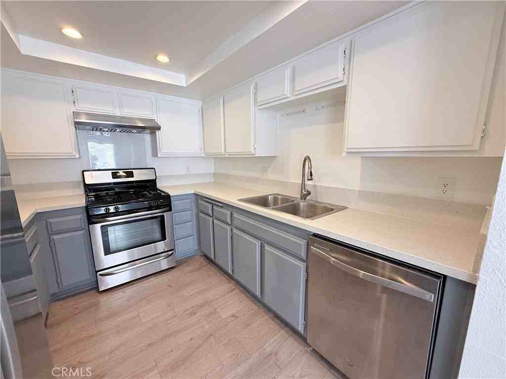 1712 S 6th St #5 - Photo 5 of 17