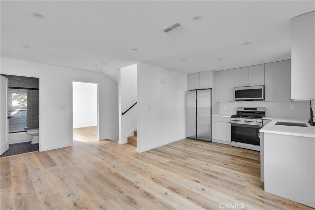 1736 Carmona Ave #A - Photo 2 of 8