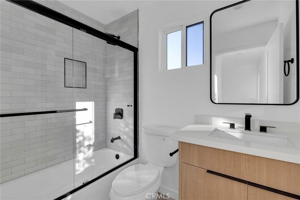 1736 Carmona Ave #A - Photo 4 of 8