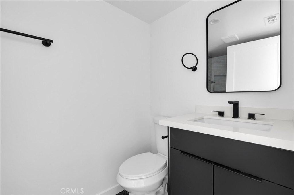 1736 Carmona Ave #A - Photo 5 of 8