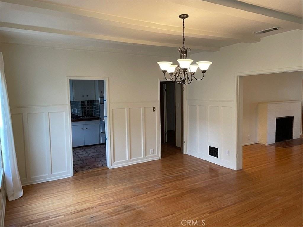 466 W 10th St - Photo 5 of 9