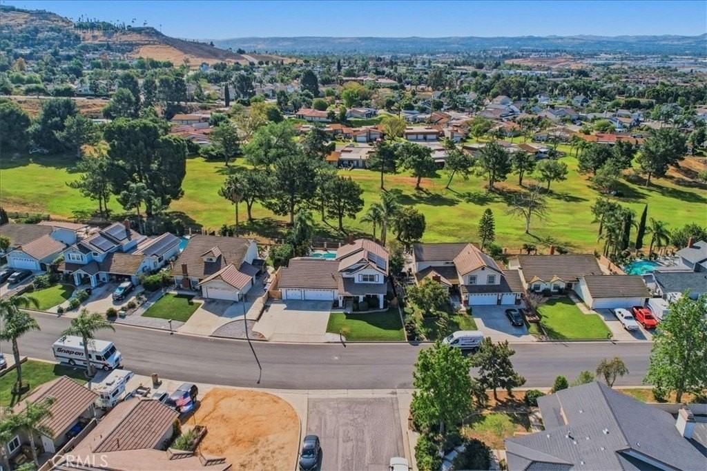 5722 Greens Dr - Photo 4 of 50