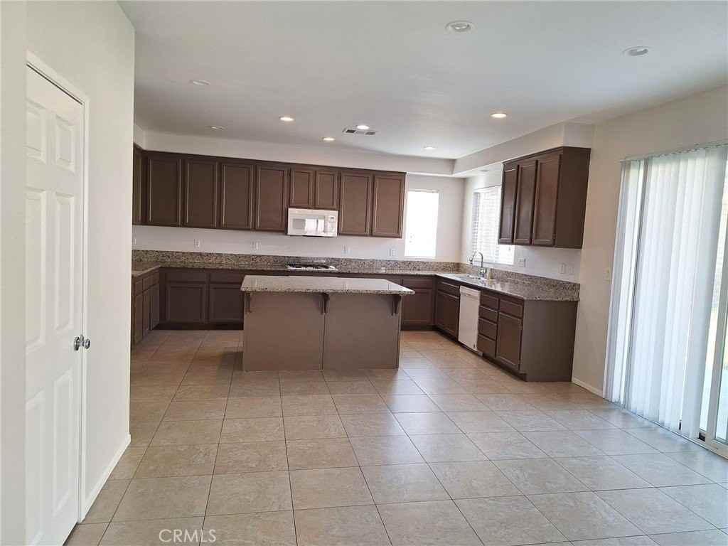 23568 Brigin Pl - Photo 2 of 38