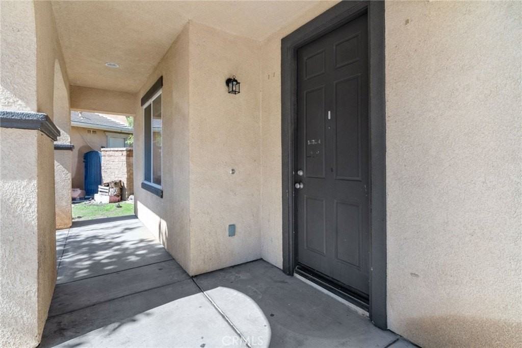 16526 Braeburn Ln - Photo 4 of 50