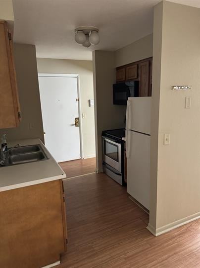 916 South Byrne Road - Photo 2 of 5