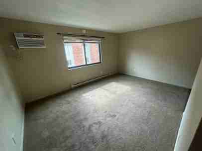 916 South Byrne Road - Photo 3 of 5