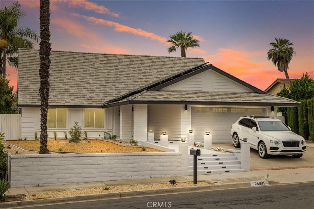 24091 Marathon St - Photo 2 of 37