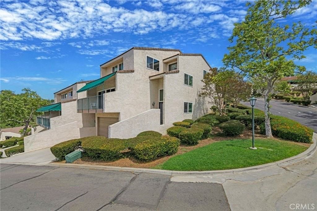 2225 Vista Del Sol - Photo 2 of 39