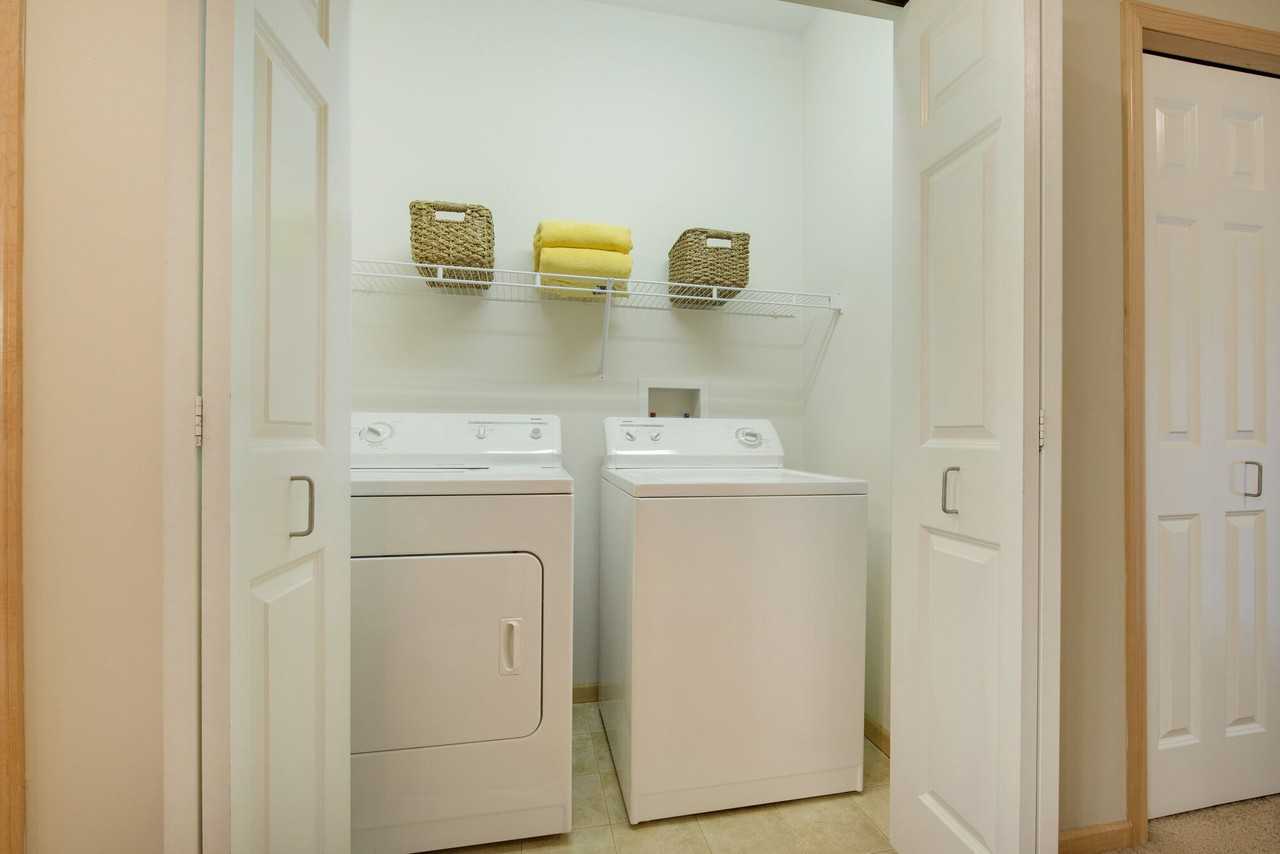 Regency Hill Apartments - Photo 5 of 11