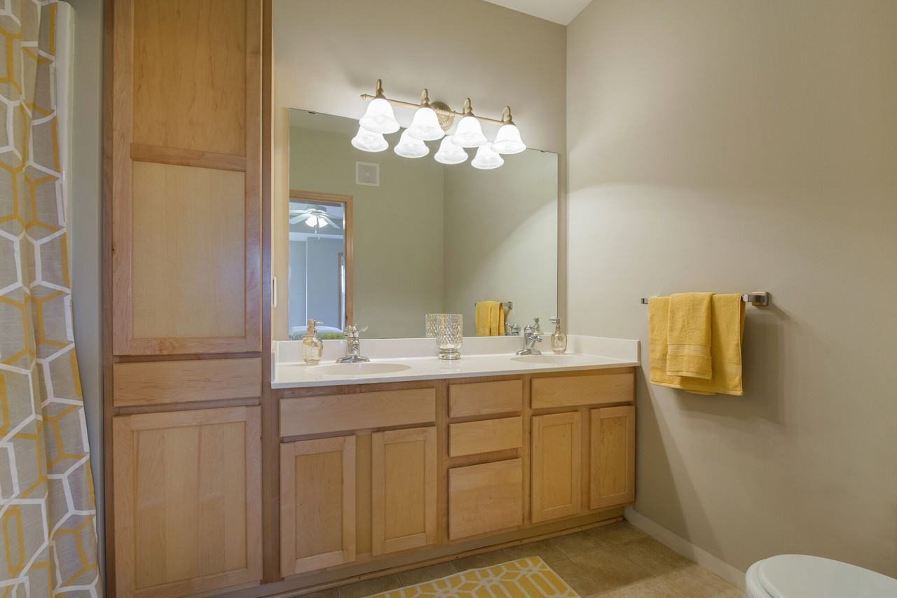 Regency Hill Apartments - Photo 6 of 8