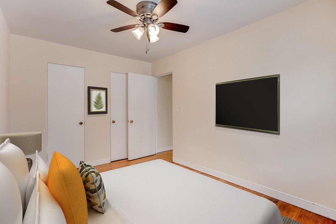 123 West 26th Street - Photo 5 of 15