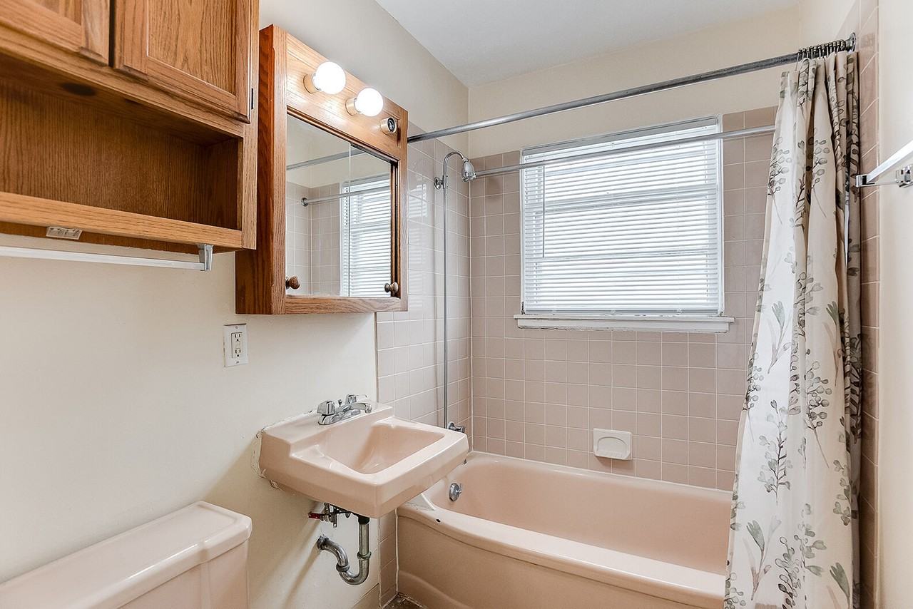 123 West 26th Street - Photo 6 of 15