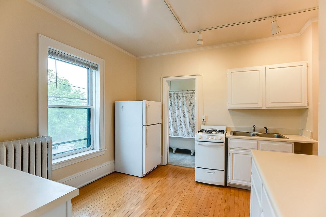 2124 Garfield Avenue South - Photo 2 of 16