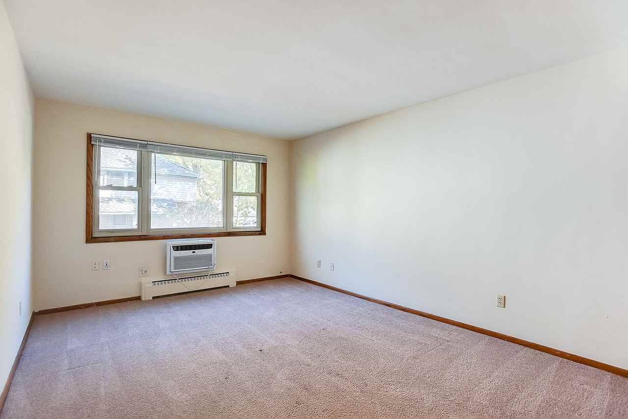 424 West 24th Street - Photo 5 of 11
