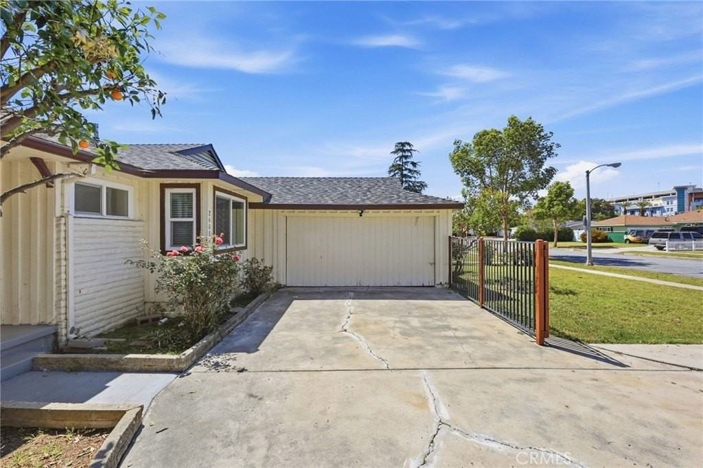 2608 Balfour Ave - Photo 5 of 36