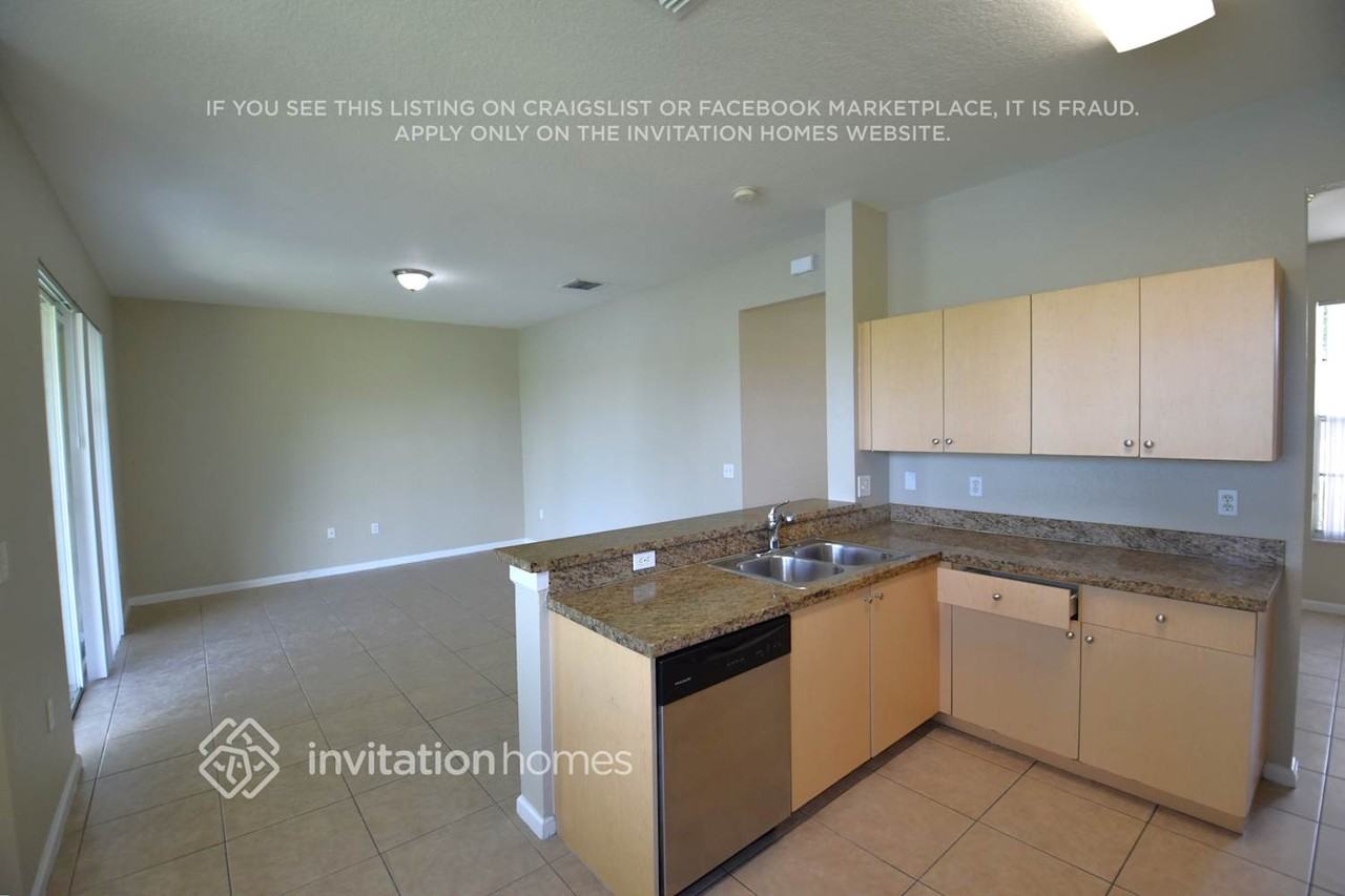 4293 Sw 128th Ave - Photo 4 of 14