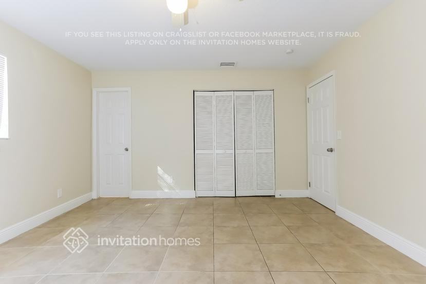 7441 Douglas St - Photo 4 of 13