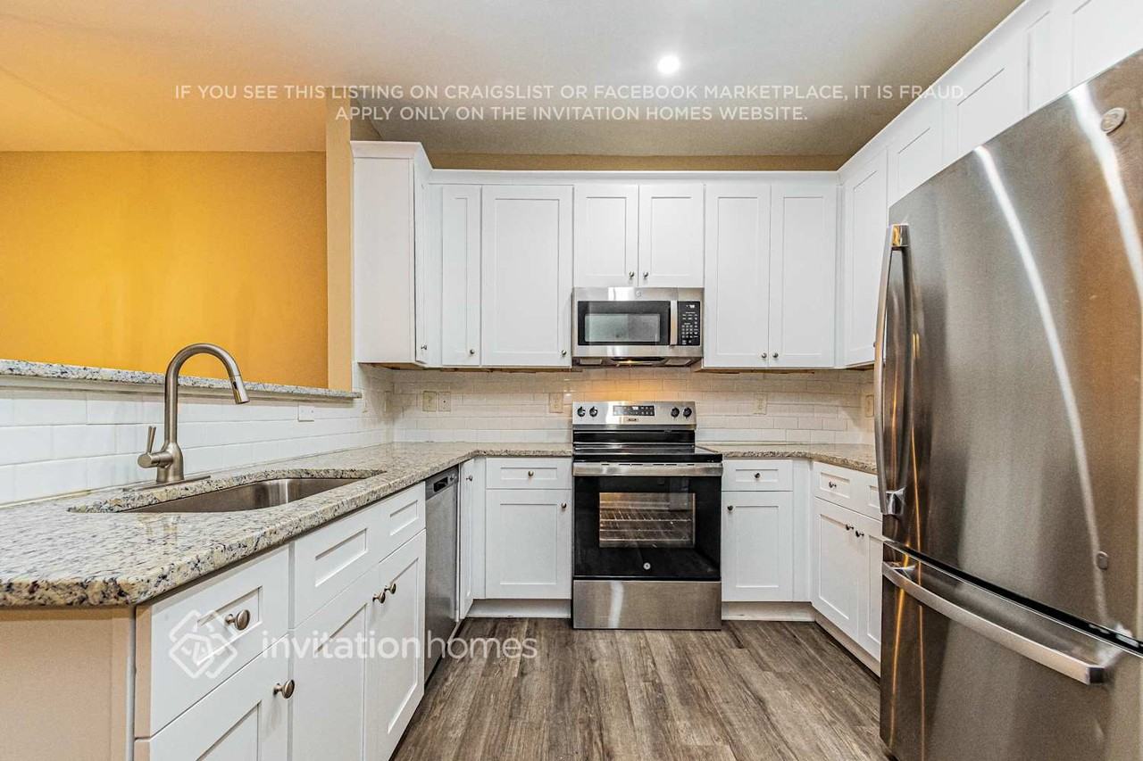 5006 Rainmaker Dr - Photo 6 of 18