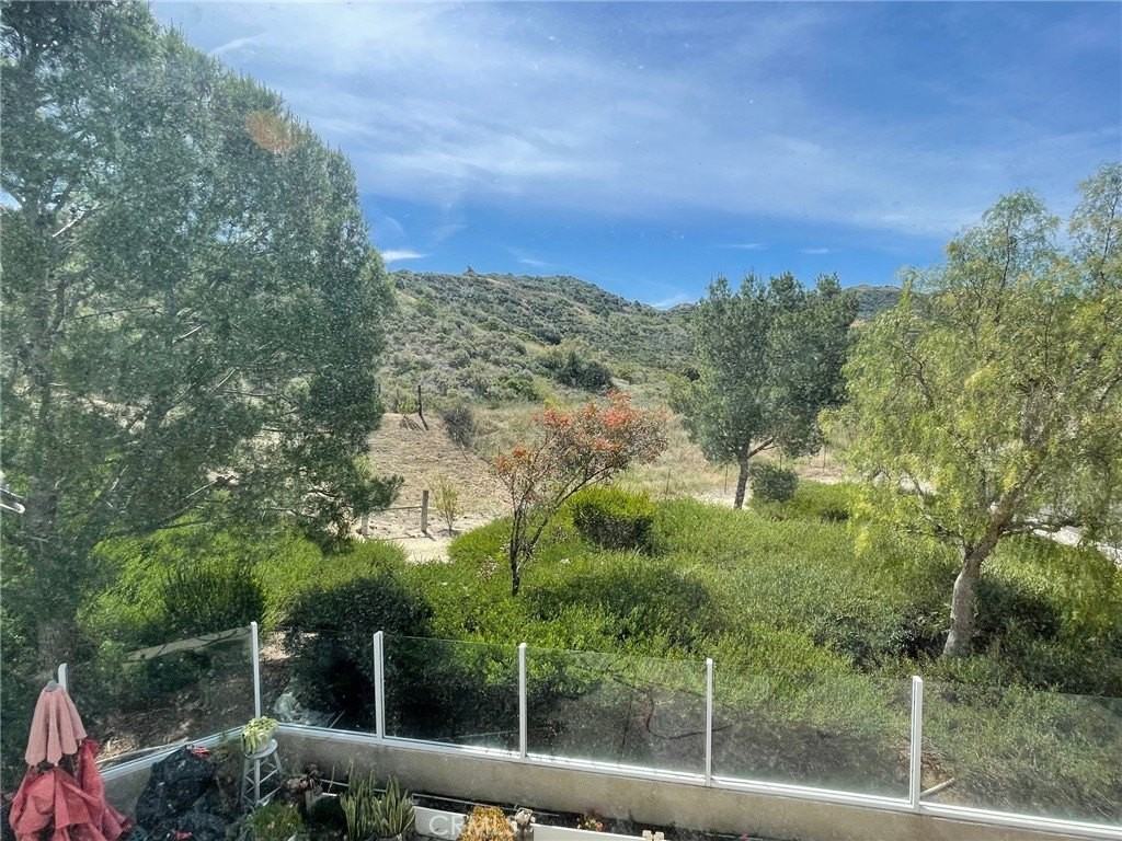 1294 S Springwood Dr - Photo 4 of 25